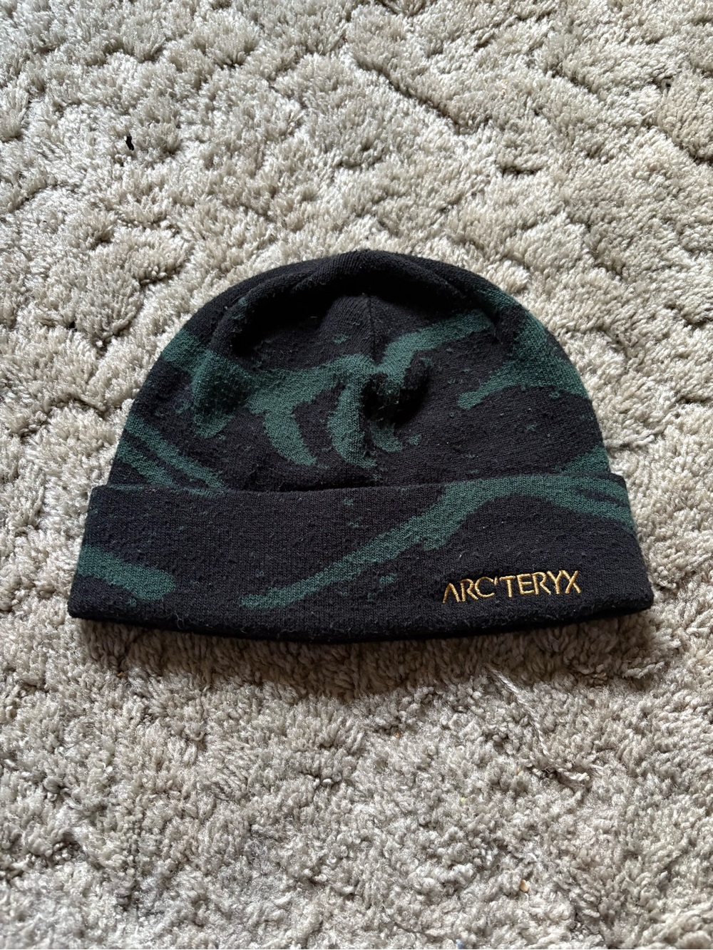 Arc'teryx Black & Dark Green Logo Beanie